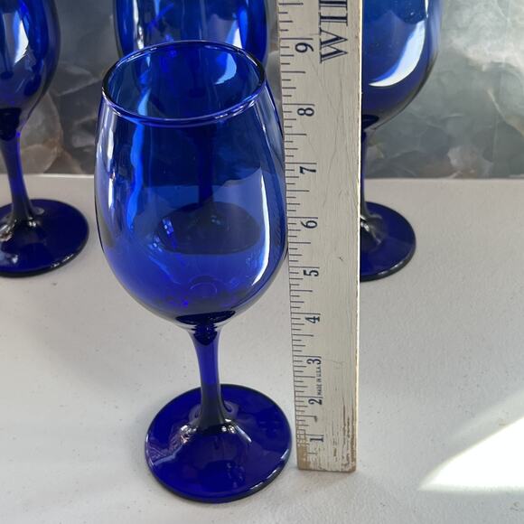Hand blown Stemmed Wine Glasses Set of 4 Cobalt Blue 8.5" Tall - Picture 5 of 6